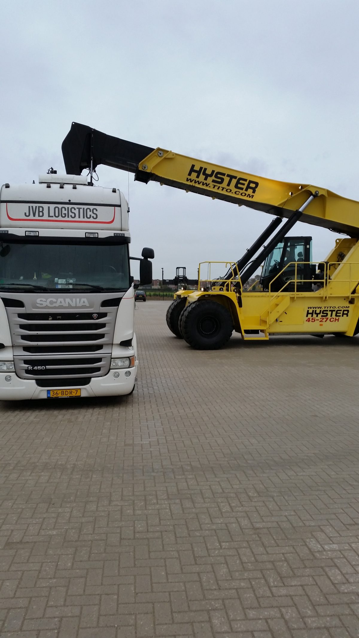 20161117-160148-jvb-logistics